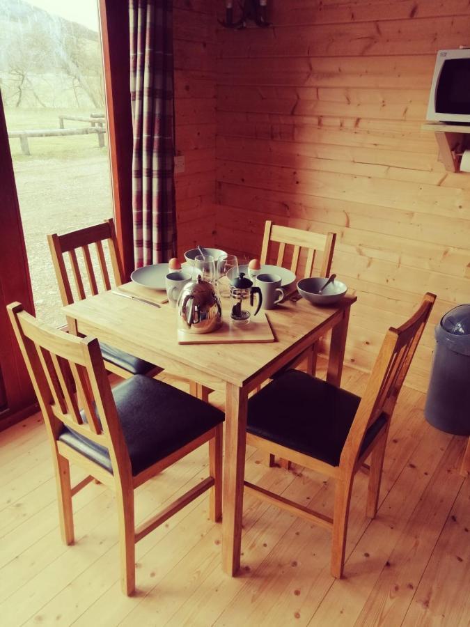 Cobblehouse Country Cabins No Trades Workers Villa Turriff Exterior photo