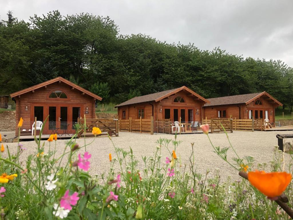 Cobblehouse Country Cabins No Trades Workers Villa Turriff Exterior photo