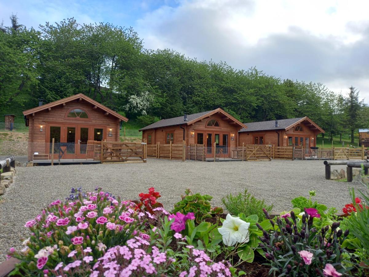 Cobblehouse Country Cabins No Trades Workers Villa Turriff Exterior photo