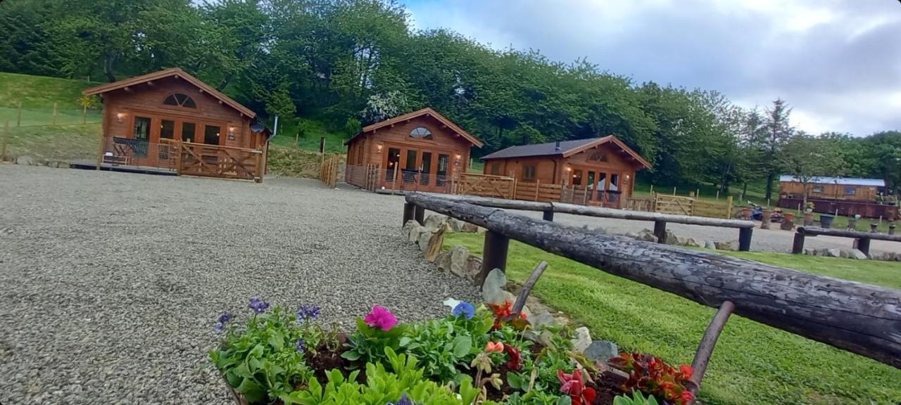 Cobblehouse Country Cabins No Trades Workers Villa Turriff Exterior photo