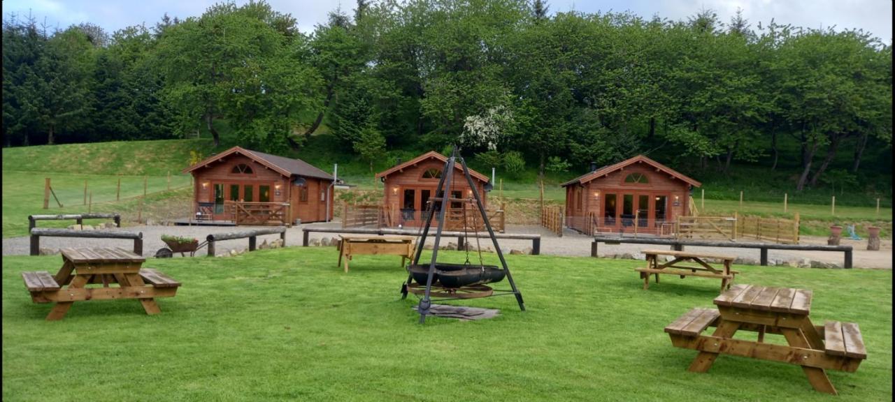 Cobblehouse Country Cabins No Trades Workers Villa Turriff Exterior photo