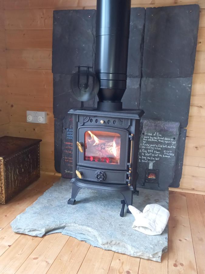 Cobblehouse Country Cabins No Trades Workers Villa Turriff Exterior photo