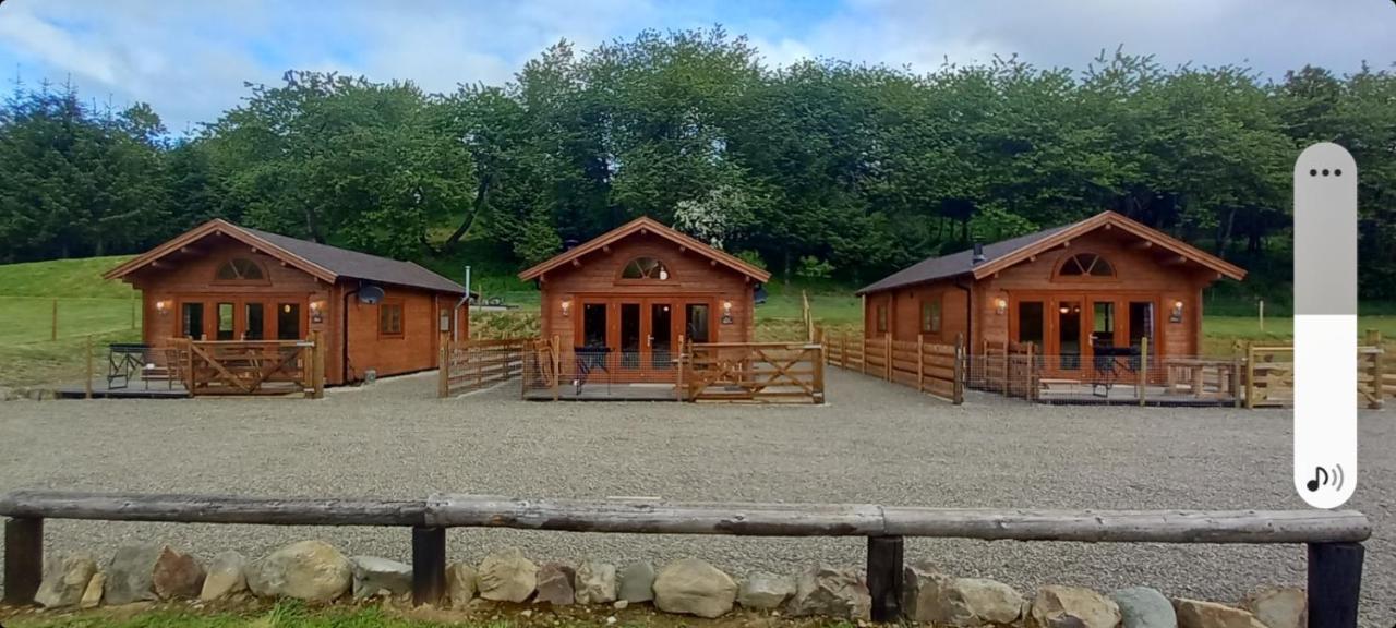 Cobblehouse Country Cabins No Trades Workers Villa Turriff Exterior photo